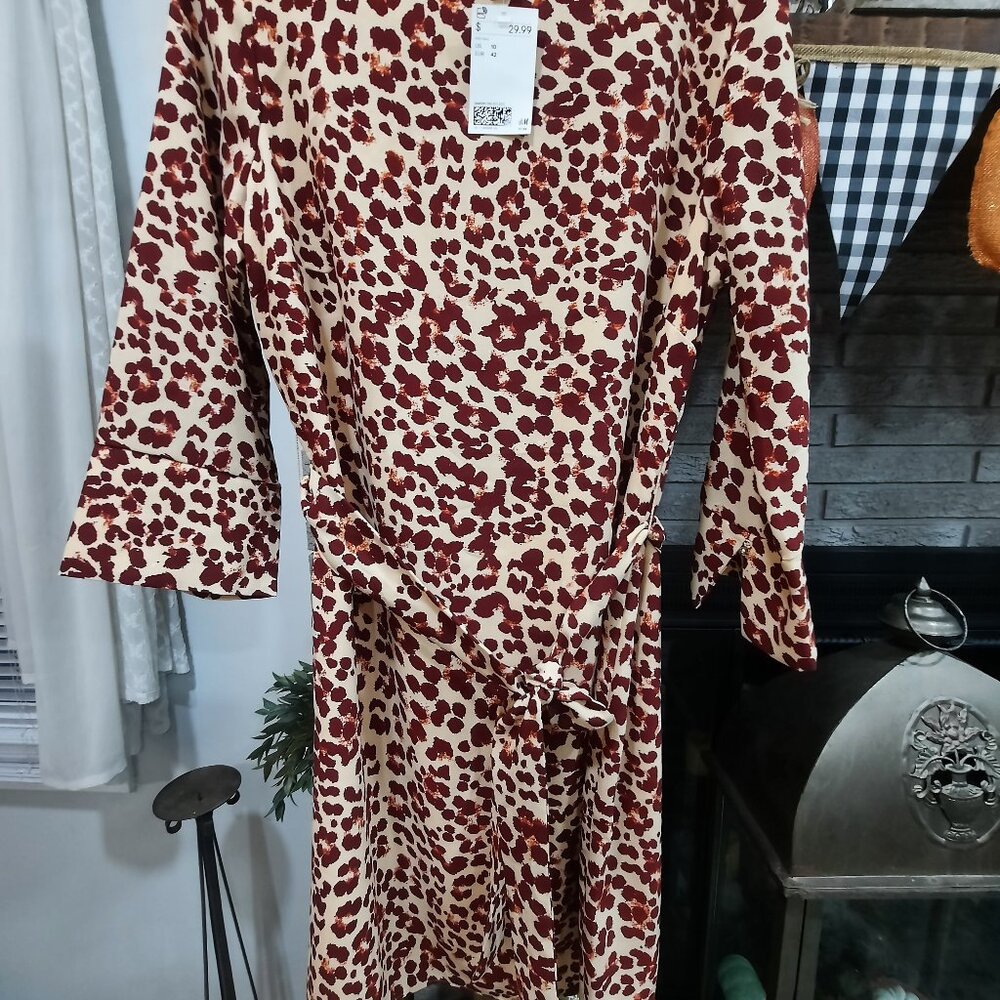NWT H&M Beige with Burgundy Leopard Print Dress Womens Size 10